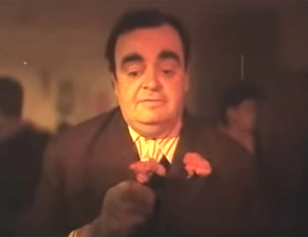 Ko ne voli karanfile, ne treba da živi: Restaurisani "Davitelj" premijerno na Fejsbuku