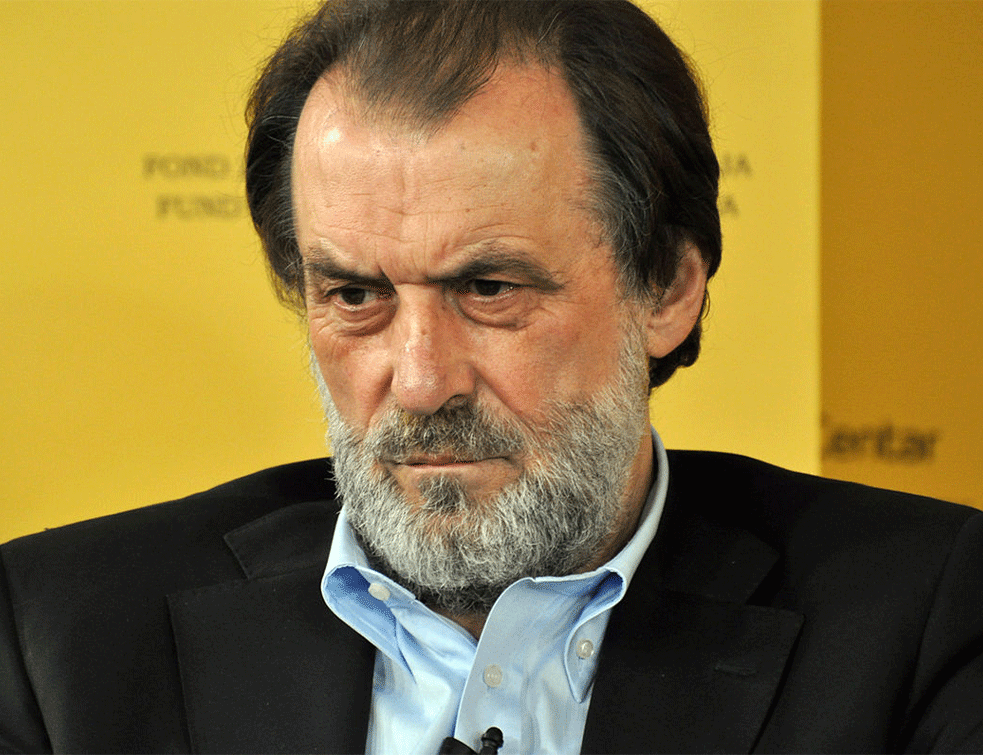 <span style='color:red;'><b>Vuk Drašković</b></span> krši pravila izolacije!