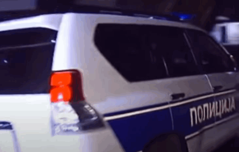 SAOBRAĆAJKA U VRČINU: Mladić (20) vozio pijan, pa se zakucao u banderu