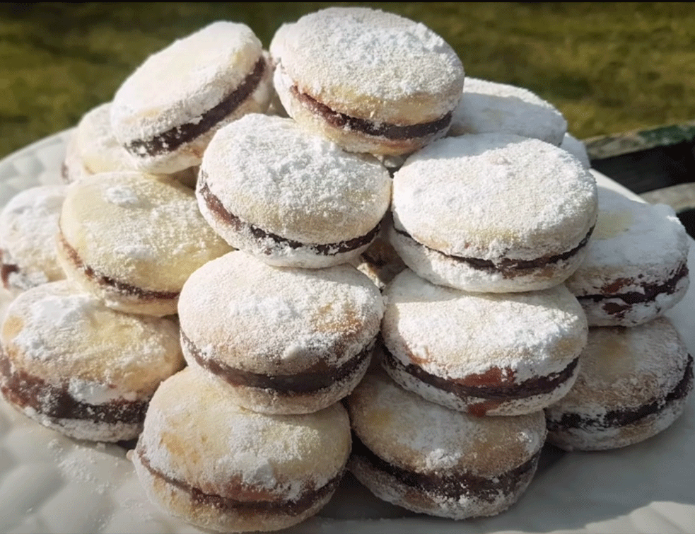 DOMAĆI RECEPT ZA VANILICE KOJI JOŠ NISTE PROBALI : Ovaj sastojak osvaja SVE