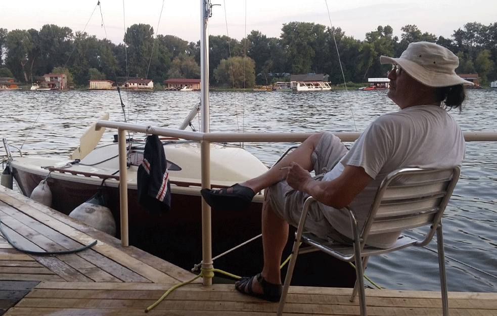U stav 'Mirno', Svetski megacar <span style='color:red;'><b>Antonije Pušić</b></span> govori: Rambo Amadeus u epizodi '16 lakih načina da popravite raspoloženje u sekundi'