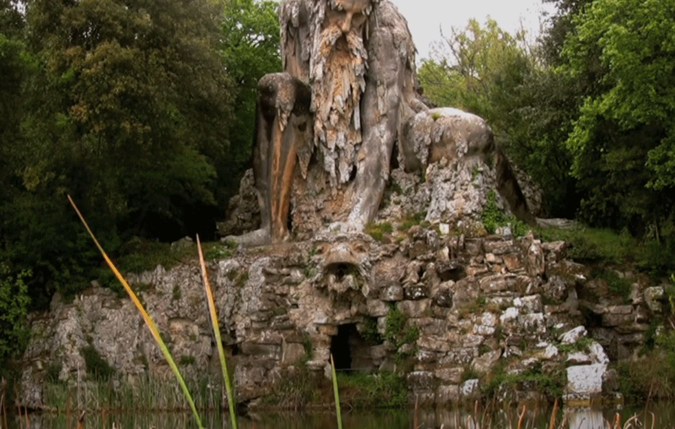 TAJNA JEZIVE SKULPTURE: 'Apeninski kolos' u sebi krije ukrašene odaje! (VIDEO)