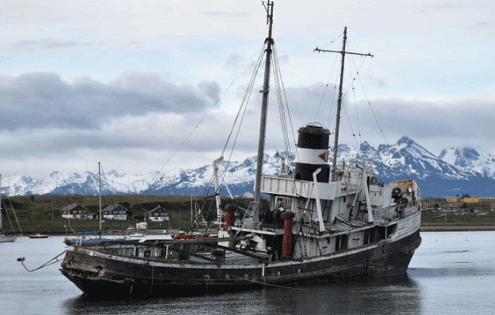 STRAVIČNI PROBLEMI ZBOG EMBARGA : Turska ne pušta t<span style='color:red;'><b>anker</b></span>e s ruskom naftom