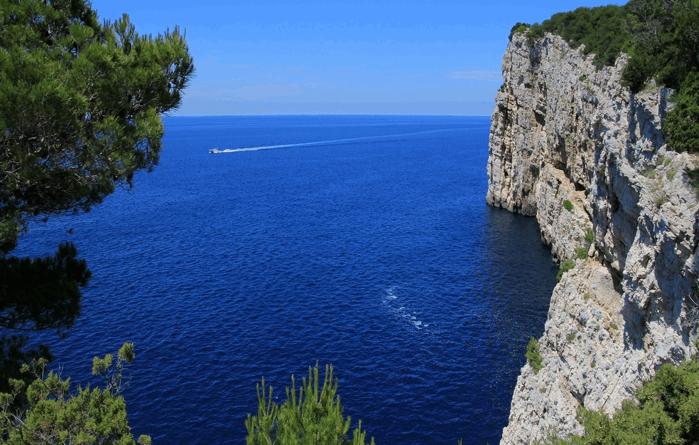 NEMCI okupirali hrvatsko <span style='color:red;'><b>primorje</b></span>, ALI I DALJE NE MOGU DA DOBACE DO MILION turista!