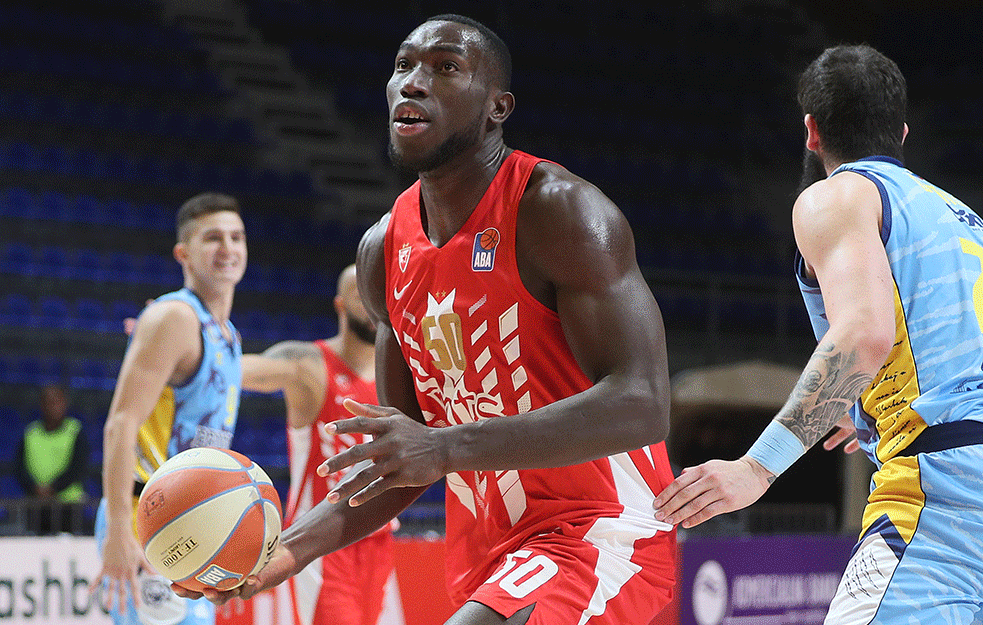 TRAGEDIJA U CRVENOJ ZVEZDI: Preminuo nigerijski centar <span style='color:red;'><b>Majkl Odžo</b></span>