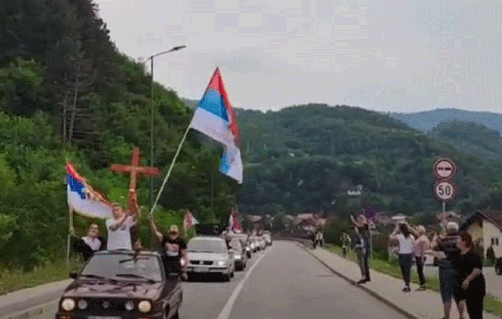 Oko 400 automobila u auto litiji krenulo iz Bijelog Polja (VIDEO)