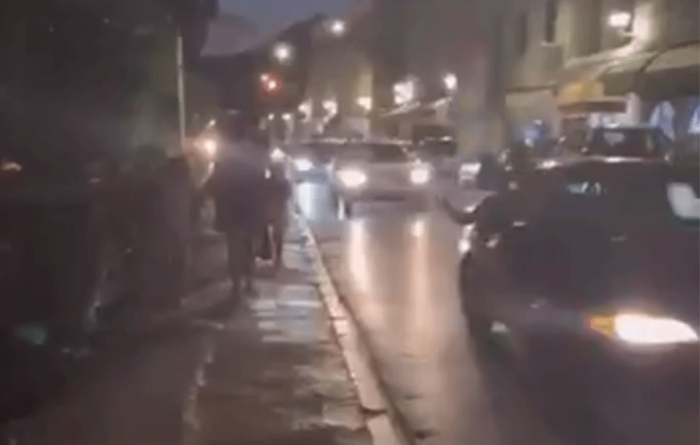 Veličanstvene <span style='color:red;'><b>auto litije</b></span> u nekoliko gradova u Crnoj Gori! (VIDEO)