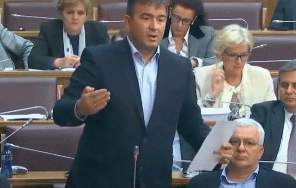 Medojević poručio DPS <span style='color:red;'><b>tajkuni</b></span>ma: ’DRŽAVA I GRAĐANI NE MOGU BITI ŽRTVE KORUPCIONAŠKIH POSLOVA VLADE I PRIVATNOG SEKTORA’ (VIDEO)