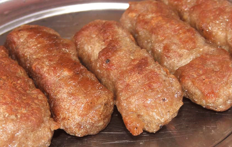 Bliži se prvi maj: Ovo je savršena razmera mesa i začina za najbolje ćevape