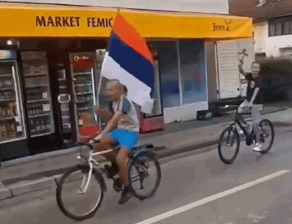 <span style='color:red;'><b>AUTOLITIJE</b></span> DOBILE KONKURENCIJU! NAJMLAĐI rešili da NA SVOJ NAČIN DAJU DOPRINOS u odbrani svetinja! (VIDEO)   