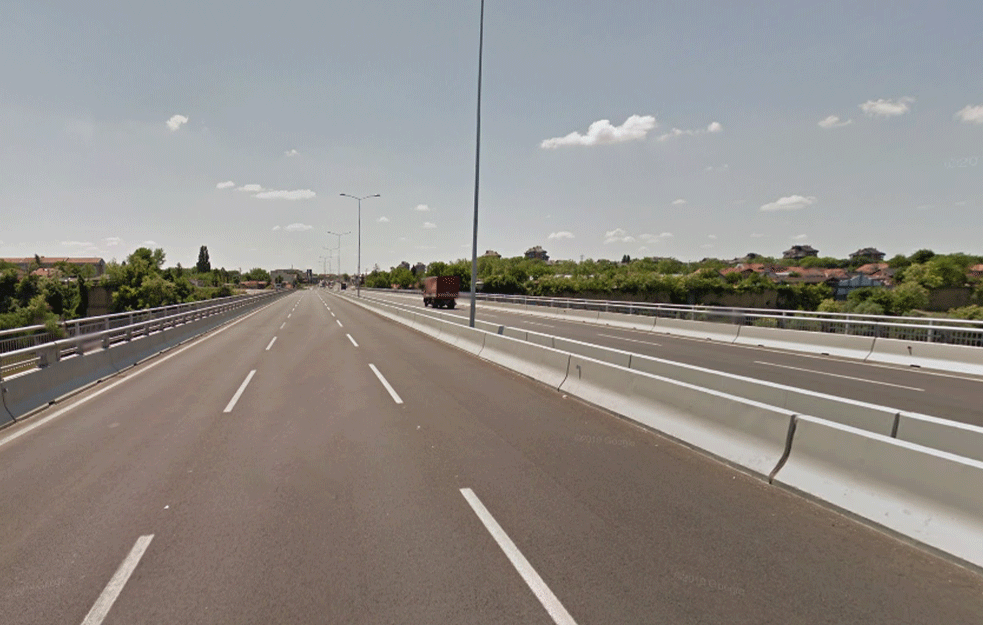 BEOGRAD JUTROS PUST, ULICE PRAZNE: <span style='color:red;'><b>Intenzitet</b></span> saobraćaja opada, nema zadržavanja na graničnim prelazima