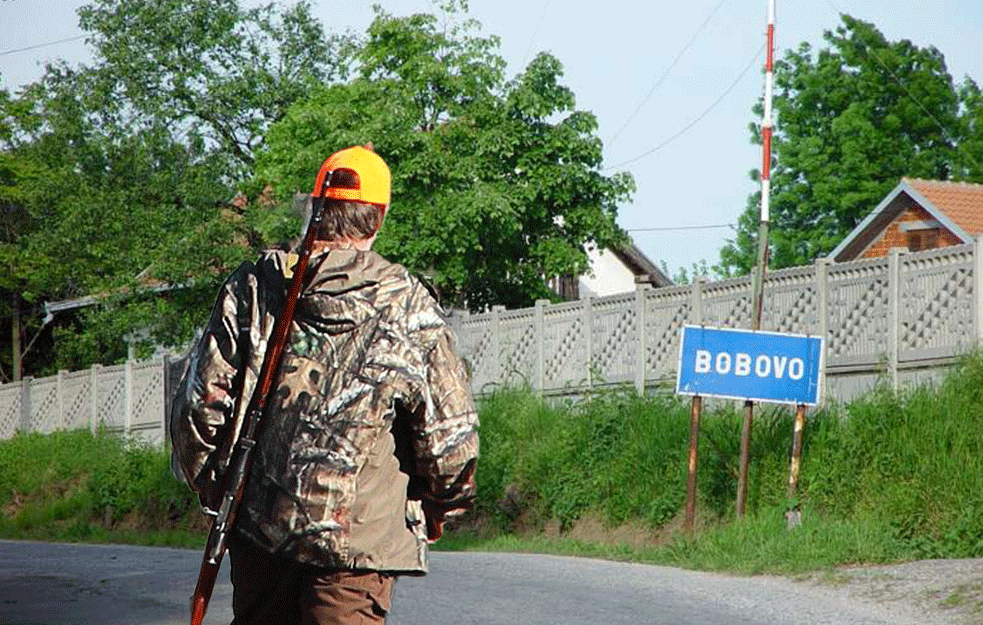VELIKA TRAGEDIJA: Muškarac u Bobovu pogođen u grudi iz lovačke puške, podlegao povredama u bolnici!