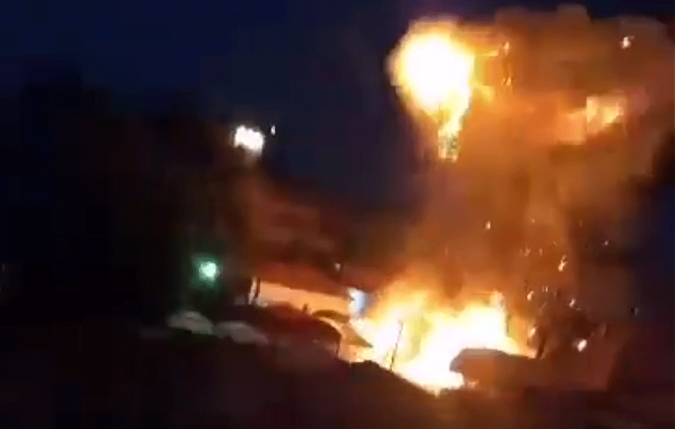 HAOS U KIJEVU! Voditeljki u rukama eksplodirao detonator