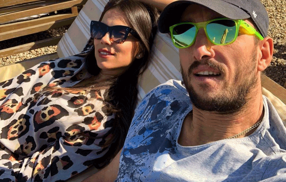 MALA PRINCEZA JE STIGLA: Aleksandra i <span style='color:red;'><b>Viktor Troicki</b></span> otkrili kako će se zvati njihova ćerka! OVO IME NIKO NIJE OČEKIVAO! (FOTO) 