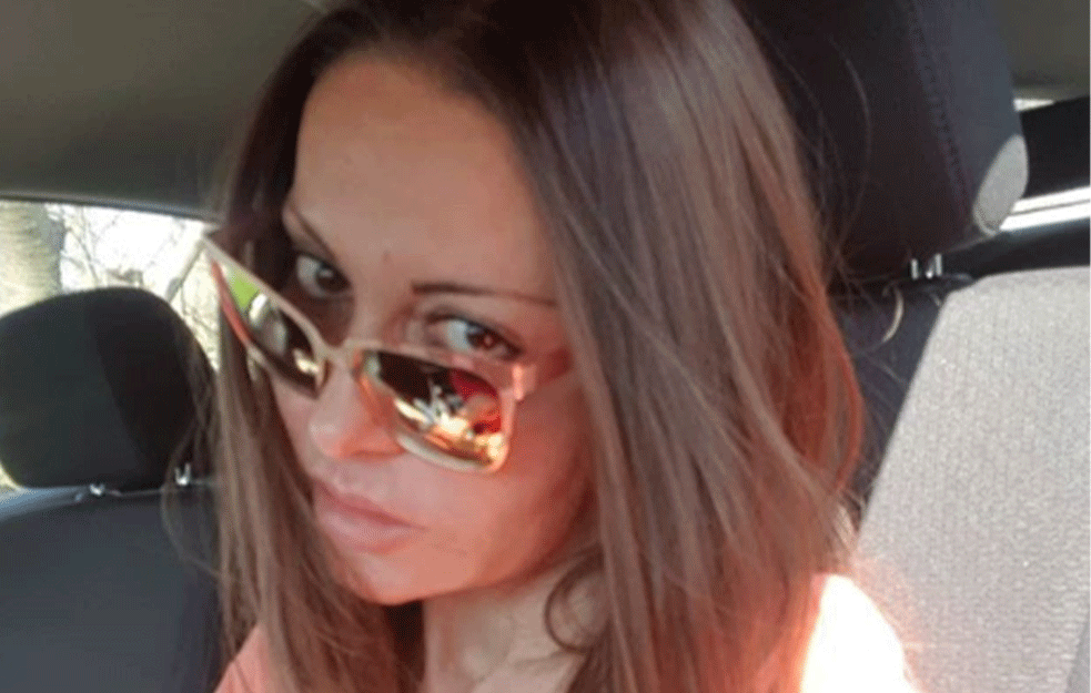 MENJA STRIPTIZ ŠIPKU ZA MOTIKU: Branka Blek Rouz se posvetila poljoprivredi i uzgajanju pilića (FOTO)