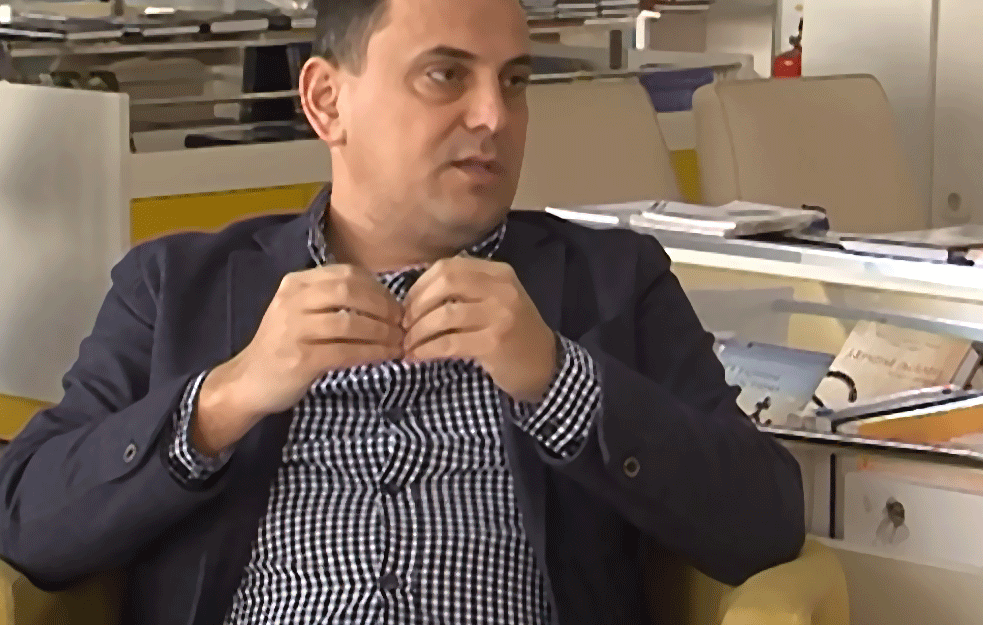 PRITISAK CRNOGORSKIH VLASTI NA NEZAVISNO NOVINARSKO IZVEŠTAVANJE: Policija na vratima urednika portala 'Borba'! 