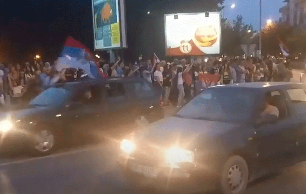 CELA CRNA GORA SLAVI: Narod iz Nikšića i Danilovgrada poručuje '<span style='color:red;'><b>NE DAMO SVETINJE</b></span>!' (VIDEO)
