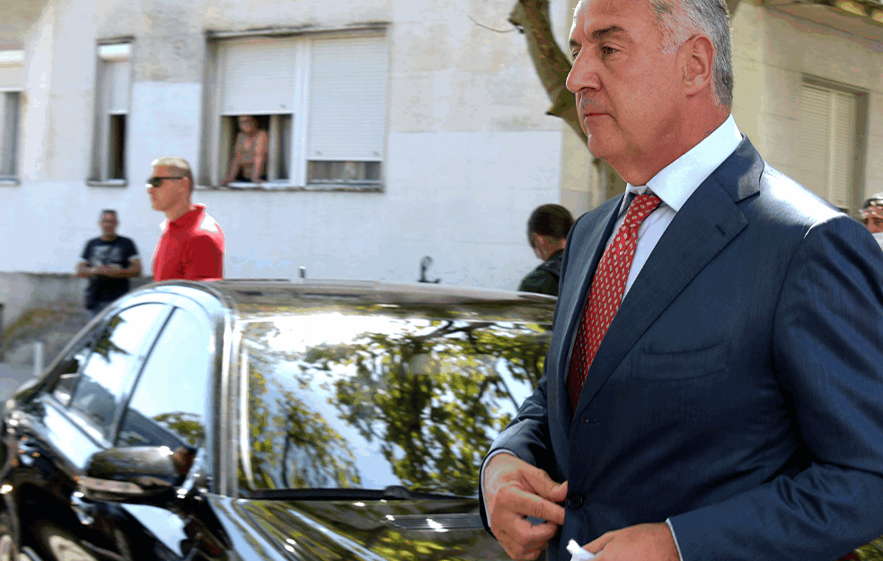 SKANDAL DPS-A! Milo Đukanović umesto da preda vlast kreće u <span style='color:red;'><b>formiranje Vlade</b></span>, međunarodnoj zajednici poručuje da ćuti!