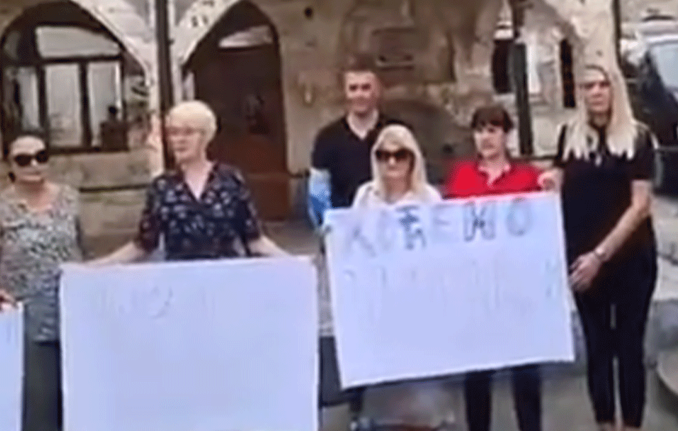 Možda ćemo u litije i za džamije: <span style='color:red;'><b>Srbi u Crnoj Gori</b></span> u odbrani islamskih svetinja! (FOTO+VIDEO)