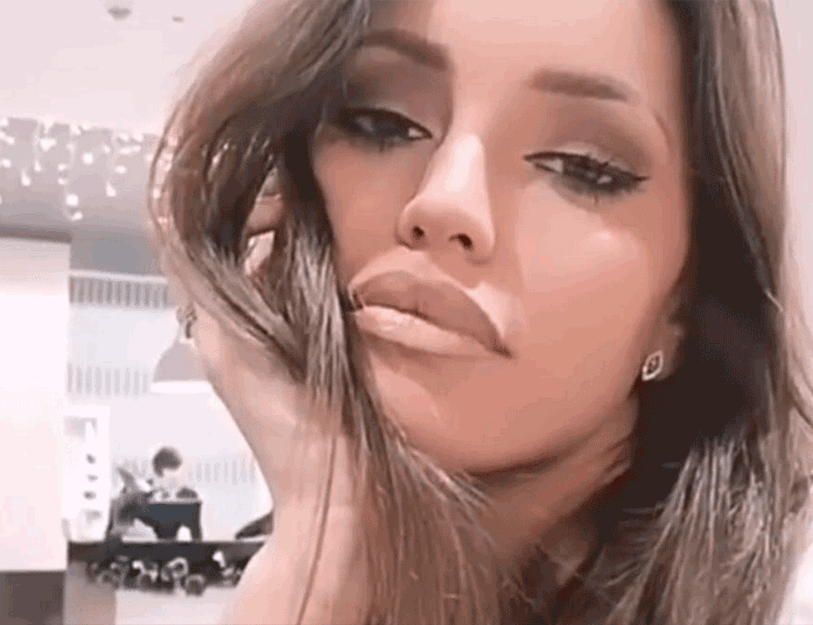 NEMOJ DA STAJEŠ NA ZNAK STOP: Seksi portparolka <span style='color:red;'><b>FK Vojvodina</b></span> ZAPALILA Instagram slikama u bikiniju! (FOTO)