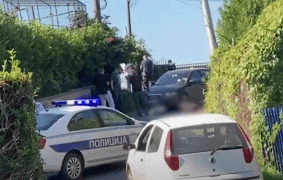 NOVI DETALJI EGZEKUCIJE U KALUĐERICI: Ubica posle likvidacije crnogorca uperio pištolj u <span style='color:red;'><b>komšinice</b></span> (VIDEO)  