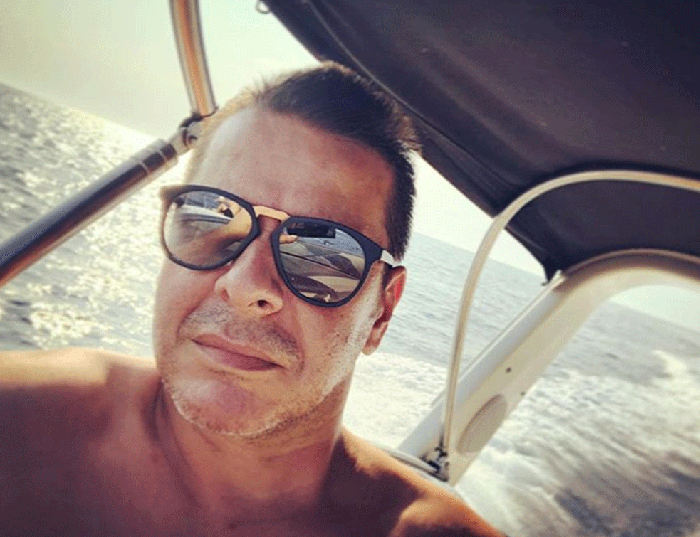 EVO KAKO IZGLEDA DEVOJKA PORED KOJE SE SKRASIO 'VEČITI NEŽENJA': <span style='color:red;'><b>Vlado Georgiev</b></span> i 15 godina mlađa lepotica su već dugo u ljubavi! 