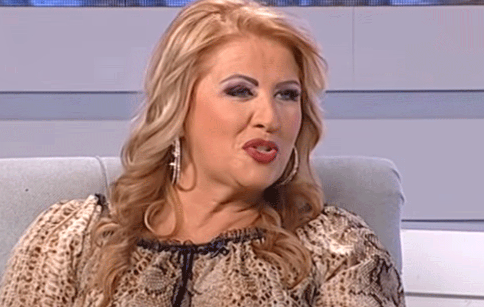 NEVIĐENO NA SVADBAMA: Pevačica uletela na svadbu sa ŠLEPEROM! (VIDEO)