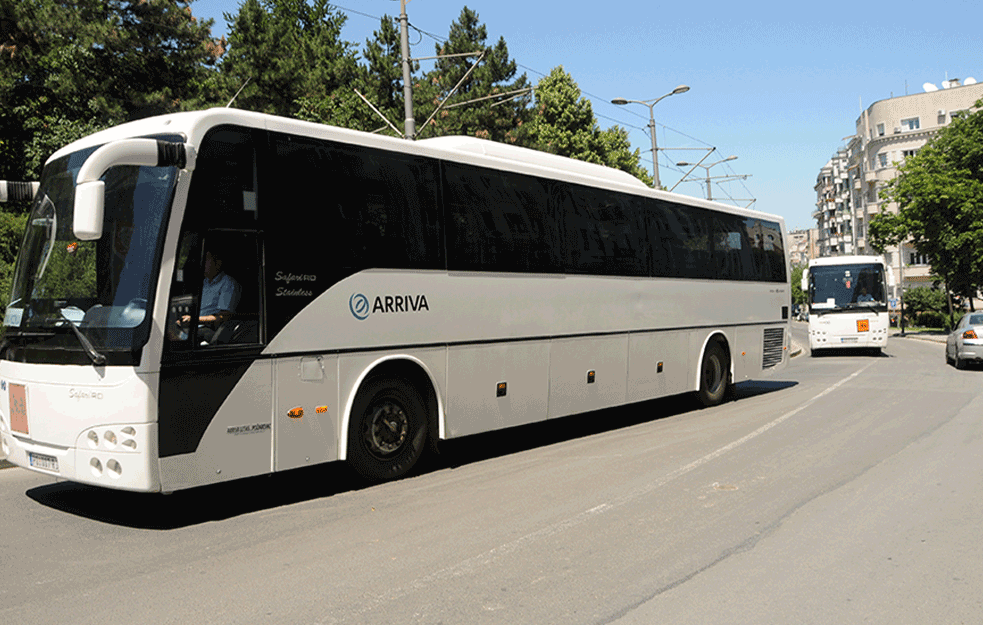 SRBIJA BEZ AUTOBUSA! Škole masovno OTKAZUJU ekskurzije zbog skupa SNS - vade se na LOŠE VREME!