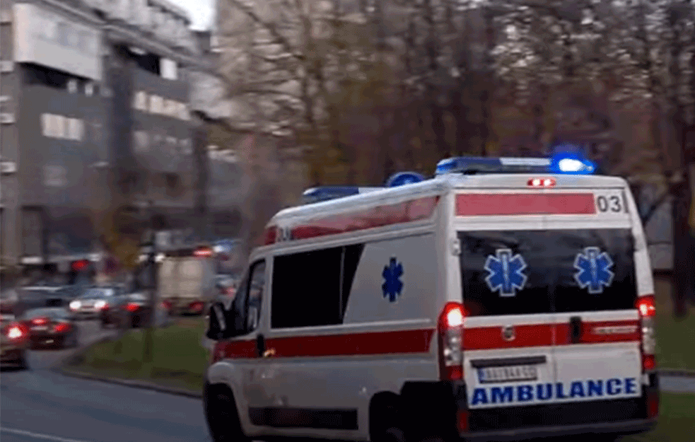 TEŠKA SAOBRAĆAJNA NESREĆA NA PUTU ČAČAK-POŽEGA: Kamion sleteo s puta, VOZAČ U TEŠKOM STANJU!