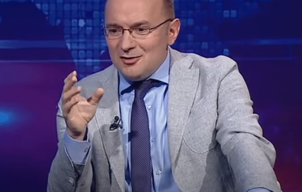 Dr <span style='color:red;'><b>Vladimir Pavićević</b></span>: Najvažnije je da se temelji vlasti Mila Đukanovića urušavaju 