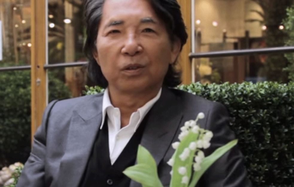 NJEGOVE REVIJE BILE SU SPEKTAKLI! Ko je bio <span style='color:red;'><b>Kenzo Takada</b></span>, japanski Parižanin i autentični dizajner koji je spojio Istok i Zapad? (FOTO+VIDEO)