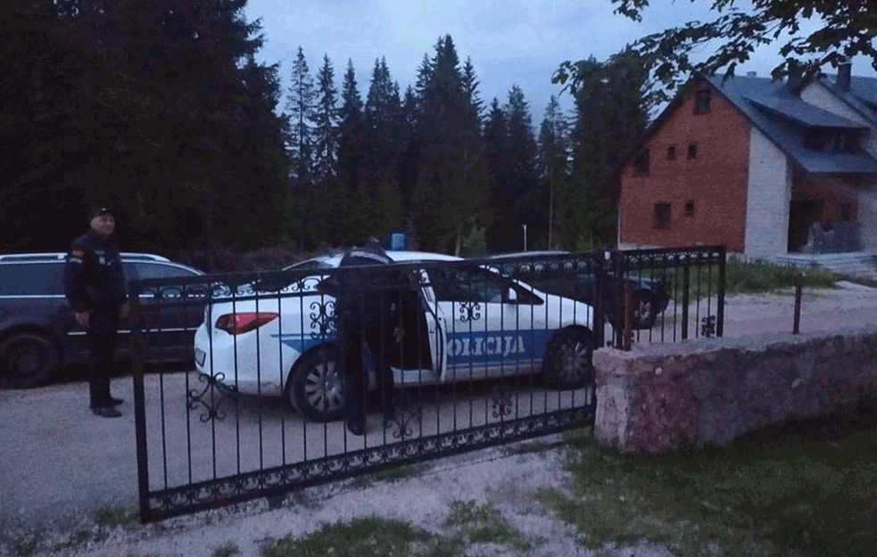 NA OBJEKAT ŽELJKA PEROVIĆA BAČEN <span style='color:red;'><b>MOLOTOVLJEV KOKTEL</b></span>! Policija intezivno traga za napadačima