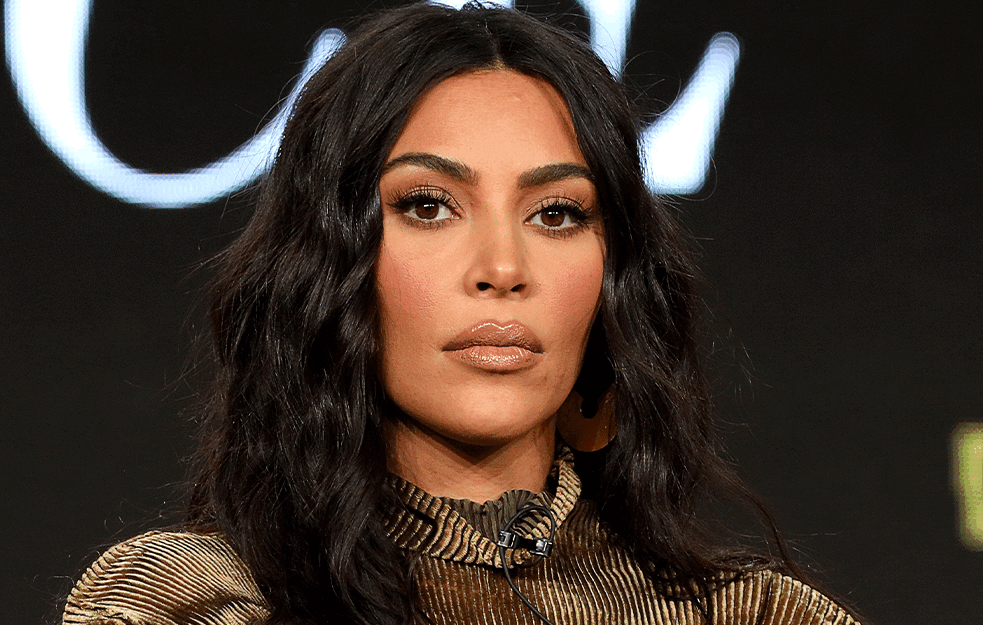 PRONAĐI RAZLIKU: Ovo je <span style='color:red;'><b>DVOJNICA</b></span> Kim Kardašijan koja je uradila preko 30 operacija da bi bila njena 'BLIZNAKINJA'! (FOTO) 