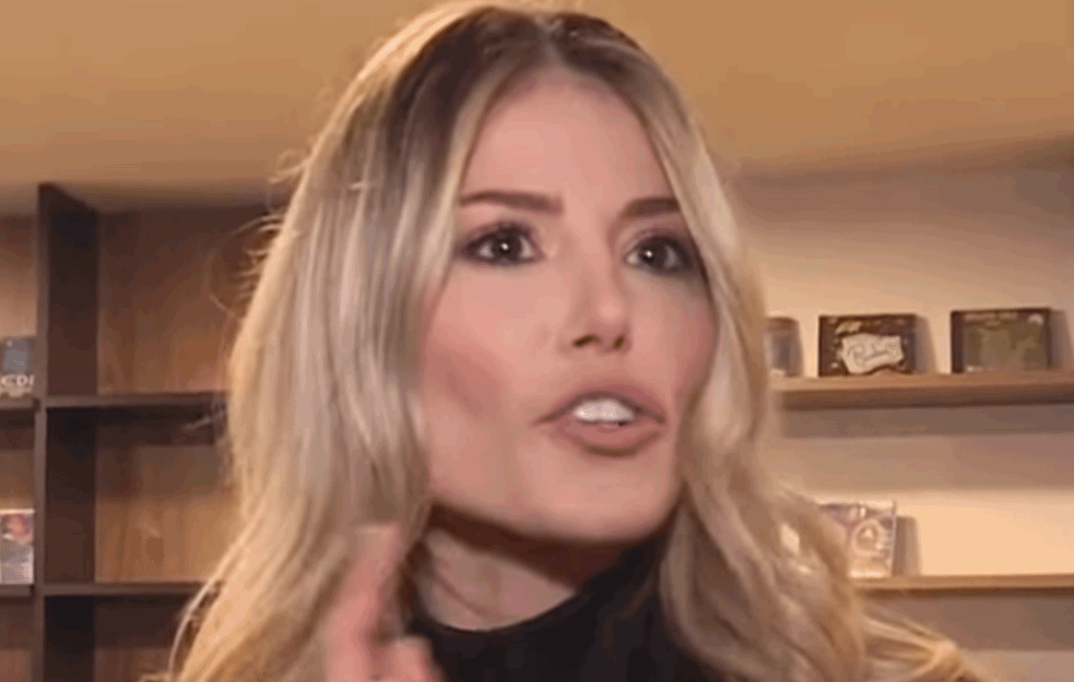 <span style='color:red;'><b>ANA MIHAJLOVSKI</b></span> NEĆE VIŠE DA ĆUTI: Njeno dete pretrpelo nasilje, OČITALA BUKVICU svima FOTO