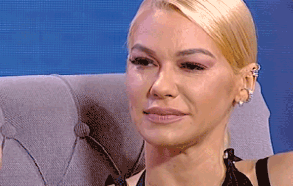 NATAŠA BEKVALAC U HOT IZDANJU : Ovakvu je još niste videli (FOTO)