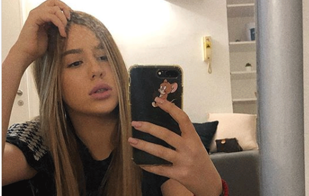 ČOLINA ĆERKA U MREŽI I ŠORTSU: Šta će tata reći? (FOTO)
