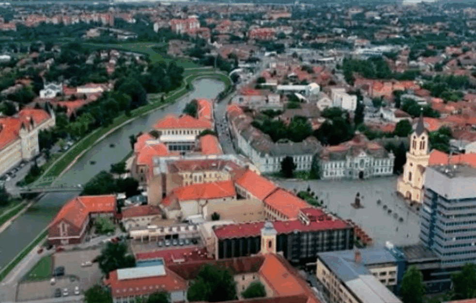 DEVOJČICE SU META! Nepoznati muškarac deli letke po ulici, ZRENJANIN UZNEMIREN, reagovala i policija