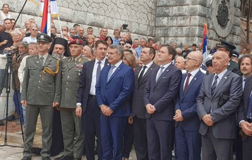 Dušan Spasojević, treći s leva i državni sekretar Negovan Stanković, prvi sa desna, fotografija iz 2017.