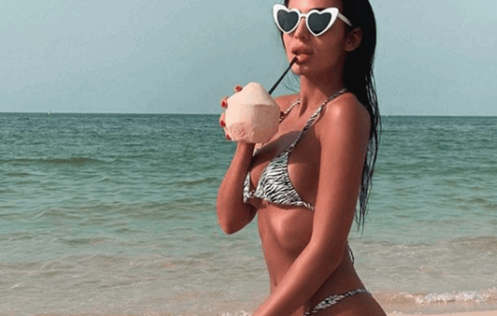 ANASTASIJA RAŽNATOVIĆ 'RASPAMETILA' FOTKAMA IZ DUBAIJA: Sunča se u oskudnom kostimu i ruši društvene mreže (FOTO)