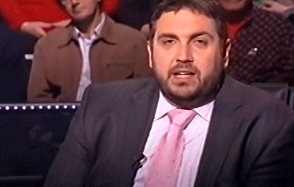 ZEKA MILIONER POPTUNO <span style='color:red;'><b>PROMENIO IZGLED</b></span>: 'Preselio sam se u Dubai da probam da STVARNO POSTANEM MILIONER!' (VIDEO)
