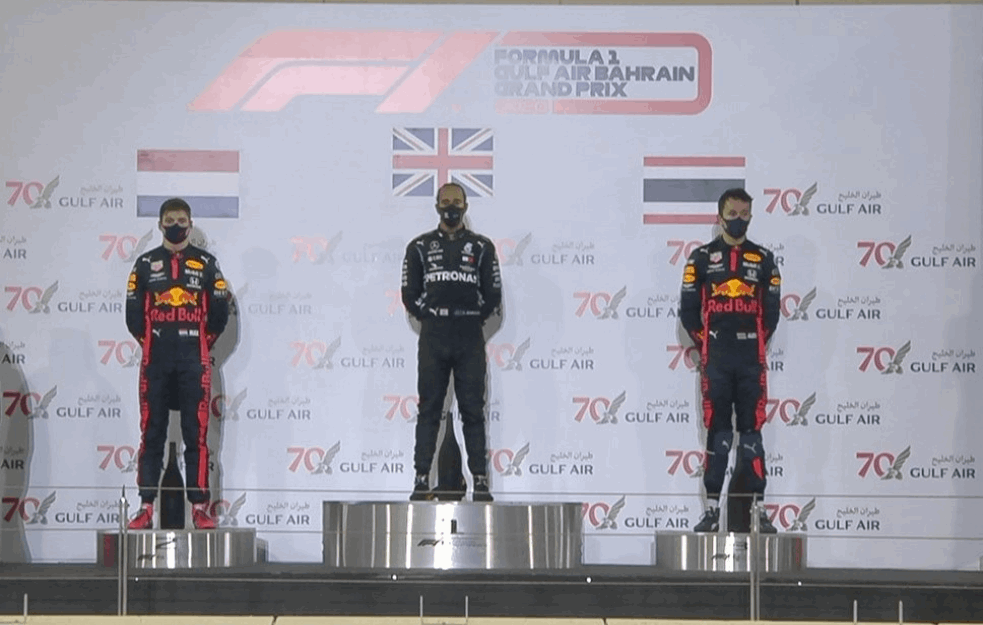 HAOTIČNO NA FORMULI 1 U BAHREINU: <span style='color:red;'><b>Luis Hamilton</b></span> pobednik trke (FOTO/VIDEO)