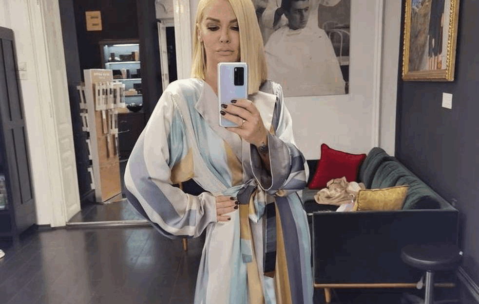 BEKVALČEVA KAO OD MAJKE ROĐENA: Nataša objavila fotografiju na kojoj je POTPUNO NAGA! Komentari pljušte... (FOTO)