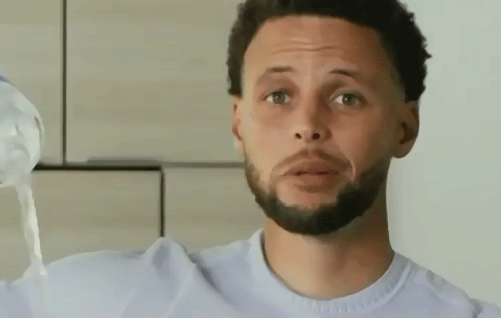NBA PROTIV JUTJUB ZVEZDE: <span style='color:red;'><b>Robinson</b></span> NOKAUTIRAN, a evo šta mu je poručio STEF KARI!
