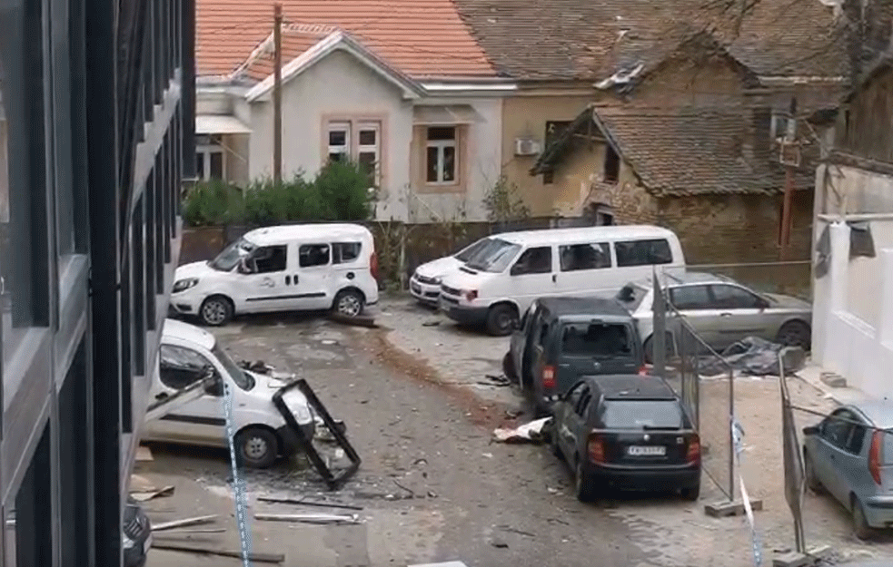 Ovako izgleda mesto gde je <span style='color:red;'><b>EKSPLODIRALA BOMBA</b></span>: Policija blokirala prilaz, JEDNA OSOBA POGINULA (VIDEO)