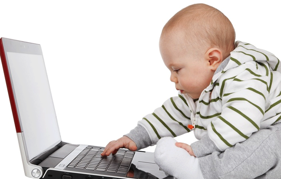 Deca nikada više vremena nisu provodila za ekranima! Kakve su posledice ONLINE druženja i nastave po zdravlje?