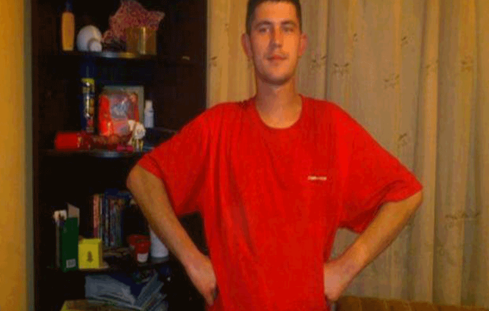 SRBIJA JOŠ PAMTI MONSTRUOZAN ZLOČIN IZ VETERNIKA: Arpad <span style='color:red;'><b>zaklao ženu</b></span> pa BEBI SMRSKAO LOBANJU! 