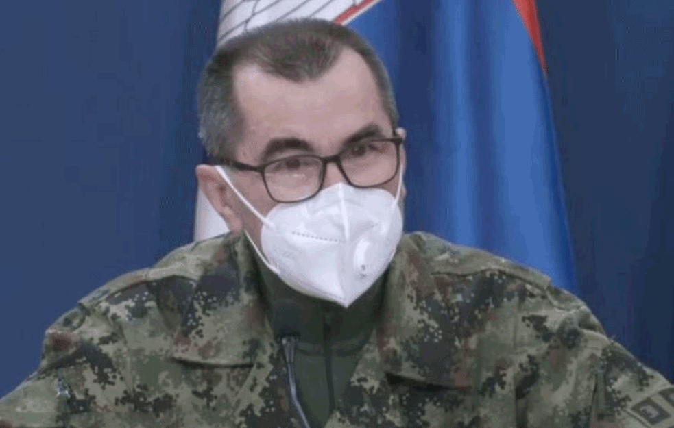 DIREKTOR VOJNE BOLNICE <span style='color:red;'><b>KARABURMA</b></span> POZVAO NA DOČEK: 'Okitili smo jelku, stavili joj masku i vizir, svi ste dobrodošli'!