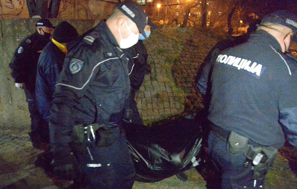 POLICIJA KOD LAZAREVCA PRONAŠLA <span style='color:red;'><b>ZAKOPAN</b></span>O TELO ŽENE: Ćerka iznela bizarno objašnjenje?