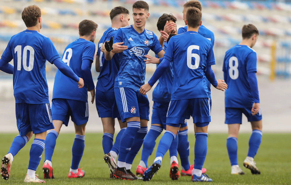 Dinamo <span style='color:red;'><b>Zagreb</b></span> doživeo neviđen debakl: Modri se vratili iz Istre