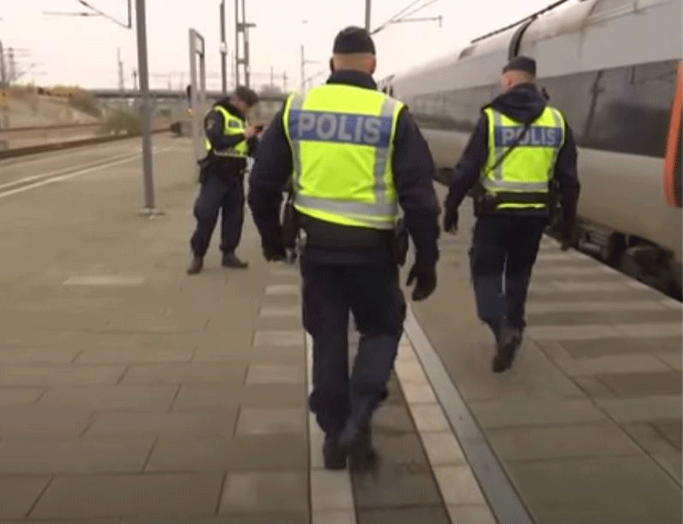 TUGA U ŠVEDSKOJ, JAVNOST ZABRINUTA: Prilikom okršaja kriminalnih bandi <span style='color:red;'><b>zalutali metak</b></span> usmrtio devojčicu (12)